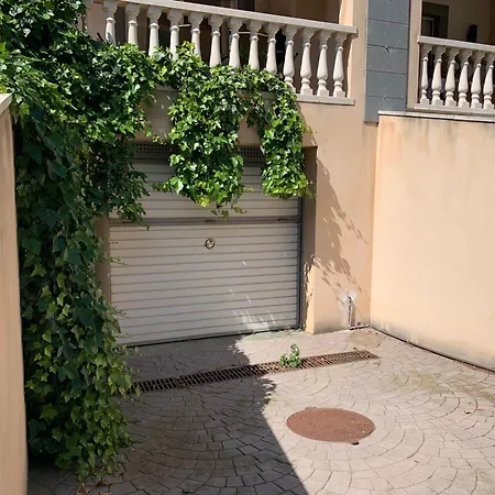 House With Pool In Pino Alto Holiday home *