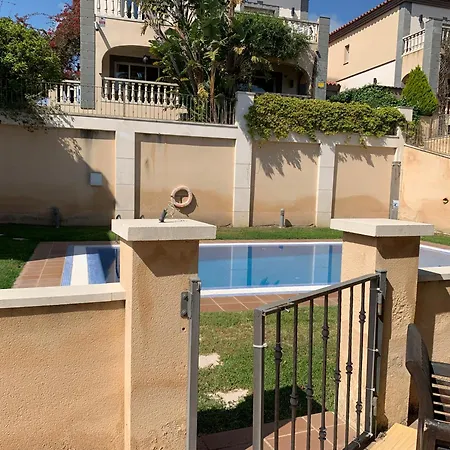 House With Pool In Pino Alto Mont-roig del Camp